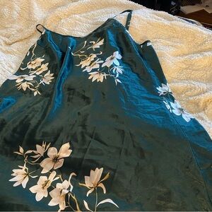 SHEIN Green Floral Satin Pajama Set